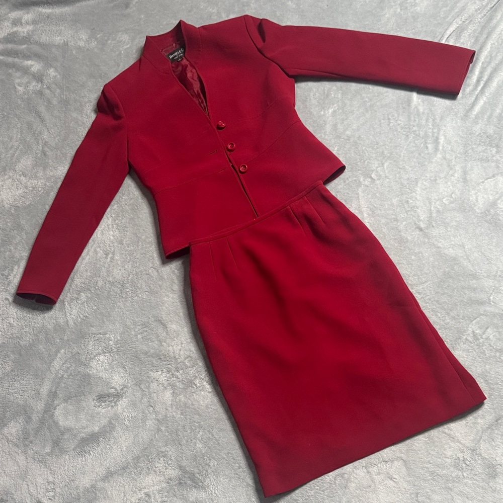 Elegant Women's Red Skirt Set
